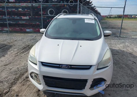 2016 Ford Escape Titanium из США, поврежденный, VIN 1FMCU0J93GUB03300